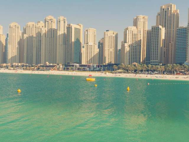 يتميّز فندق روضة امواج سويتس جي بي ار بإطلالاته الرائعة على شاطئ جميرا. يتميّز فندق روضة امواج سويتس جي بي ار بإطلالاته الرائعة على شاطئ جميرا.