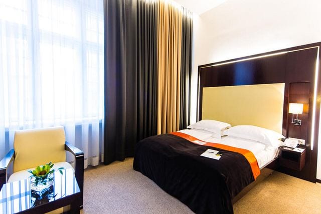 فندق لفاينت برلمانت ادزاين هوتل ادلتز اونلي من اجمل فنادق فيينا من حيث الموقع