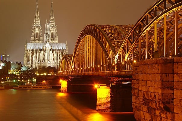 Cologne Cathedral HDR @flikr.com نهر الراين دوسلدورف