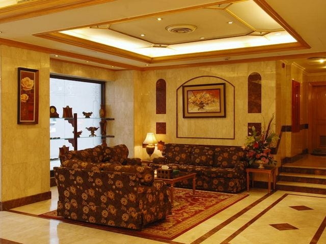 فندق الساحة الروضة بالمدينة يضم غرف وأجنحة فسيحة تناسب العوائل فندق الساحة الروضة بالمدينة يضم غرف وأجنحة فسيحة تناسب العوائل