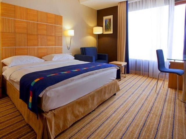 ديكورات رائعة ومريحة توفرها فنادق في الغبرة مسقط عمان ديكورات رائعة ومريحة توفرها فنادق في الغبرة مسقط عمان