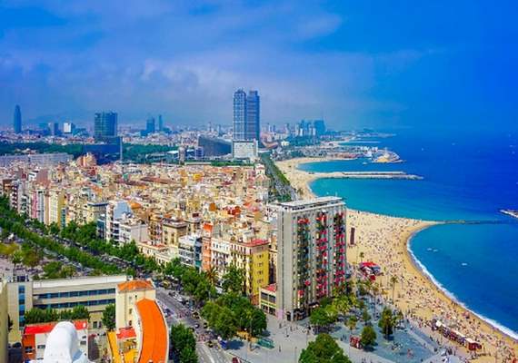 اشهر 5 من شواطئ برشلونة التي تستحق الزيارة
