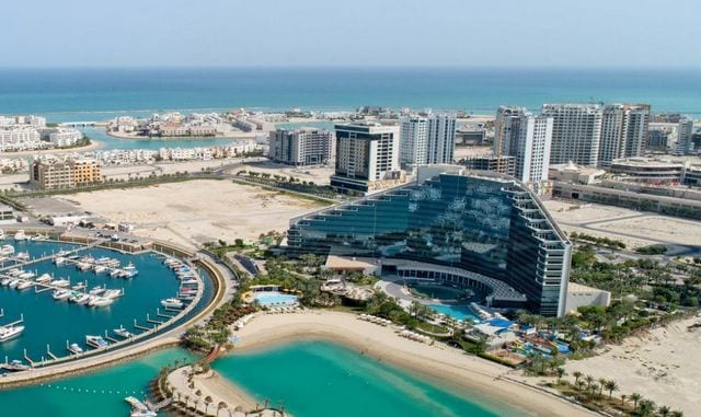 أفضل 5 من منتجعات البحرين على البحر لعام 2022