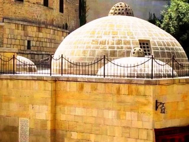 Tü الاماكن السياحية في المدينة القديمة في باكو