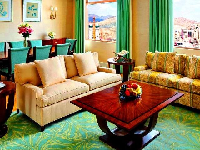 تتمتع اجمل فنادق مكة بمواقع مميزة قريبة من الخدمات ومعالم السياحة في مكة البارزة