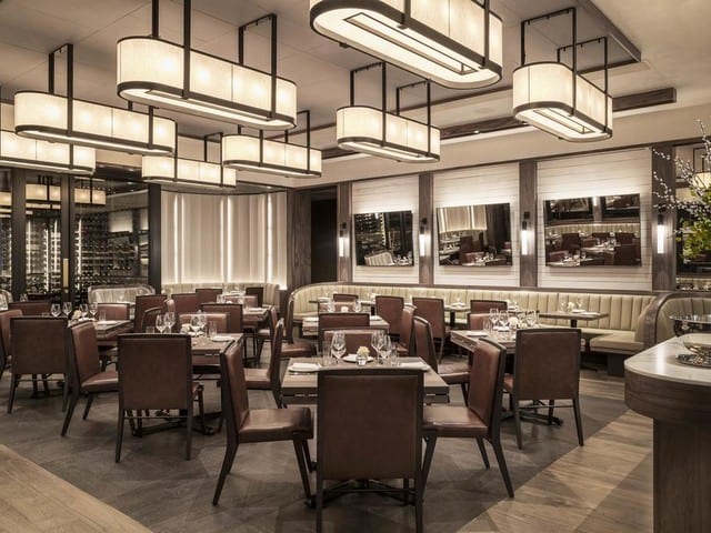يوفر فندق بلغاري لندن ثلاث مطاعم مميزة تقدم كافة المأكولات العالمية