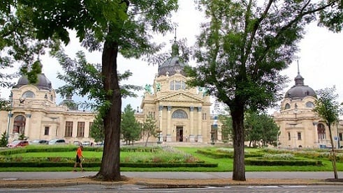 سيتي بارك بودابست من اجمل حدائق بودابست وأكبر حديقة فيها