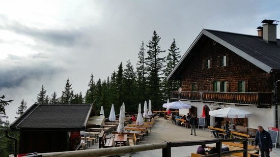 كهوف إيزرايسنفلت من أفضل الاماكن السياحية في سالزبورغ