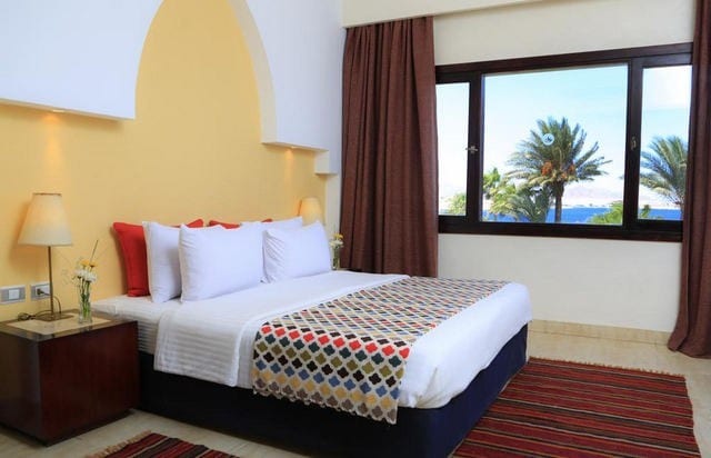 فندق لابراندا من فنادق شرم الشيخ 4 نجوم التي تُقدّم إطلالات رائعة على البحر.
