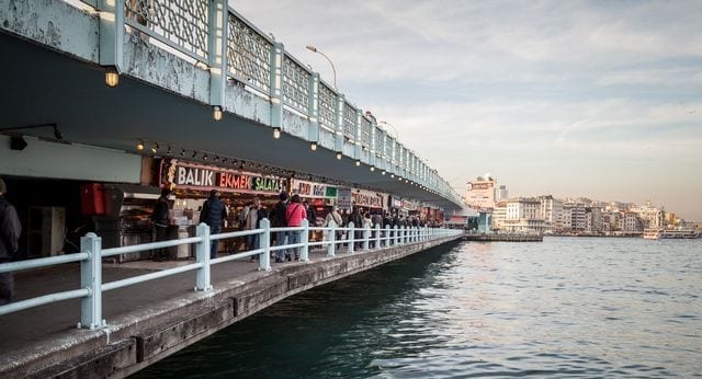 أفضل 8 انشطة عند زيارة جسر غلطة اسطنبول