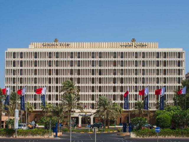 يتميز فندق جولدن توليب البحرين بمظهر رائع من الخارج