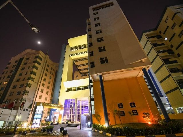 مراجعه عن فندق الجفير جراند الإطلالة الخارجية في فندق الجفير جراند الشهير