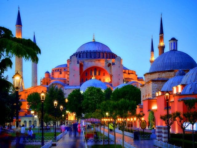 Hagia Sophia السياحة الحلال في تركيا