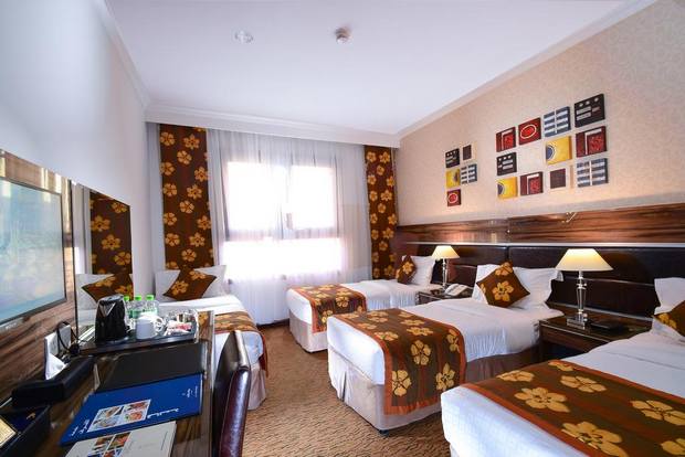 فندق مميز يقدم غرف جيدة بمستوى خدمة جيد وموقع مميز عند حجز فندق في المدينة المنورة