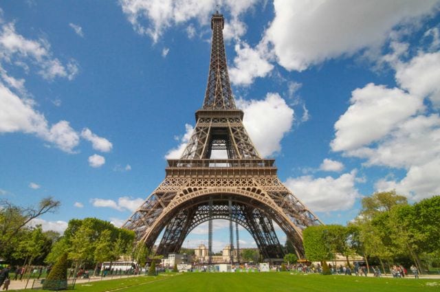 اجمل اماكن السكن في باريس المُوصى بها 2020