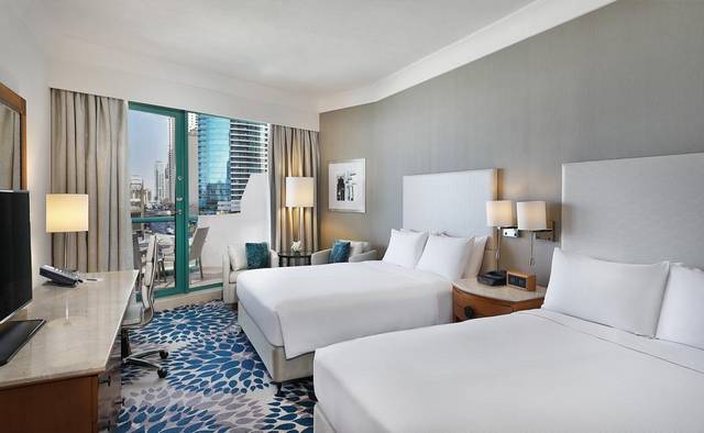 فندق هيلتون دبي جميرا من فنادق جيبي ار دبي التي تضم فريق عمل محترف