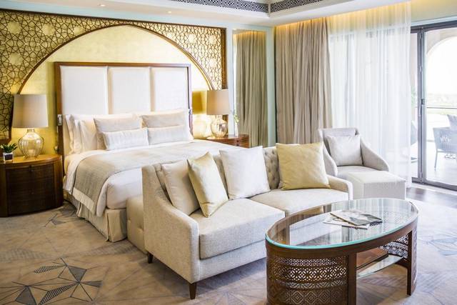 يعد فندق جميرا البحرين من اجمل المنتجعات بالبحرين التي تُوفّر العديد من الأنشطة الترفيهية