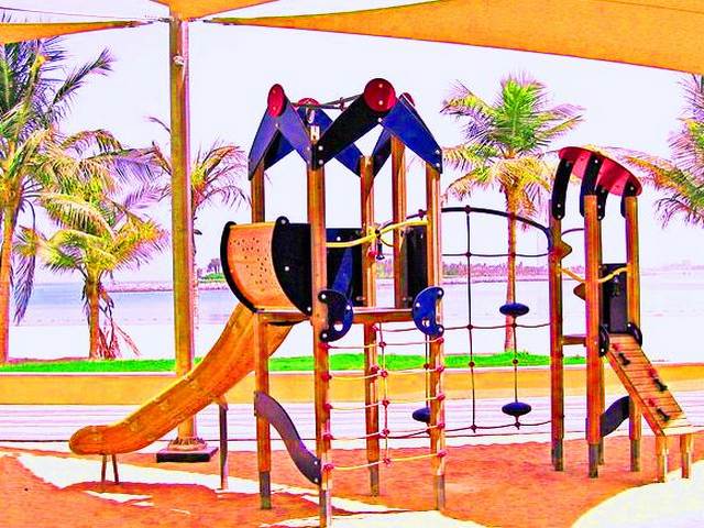 بعض شاليهات الجميرا بيتش تُقدّم مرافق مُميّزة للعائلات والأطفال. بعض شاليهات الجميرا بيتش تُقدّم مرافق مُميّزة للعائلات والأطفال.