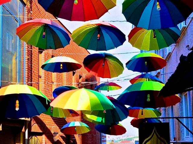 umbrella st. ميناء كاديكوي