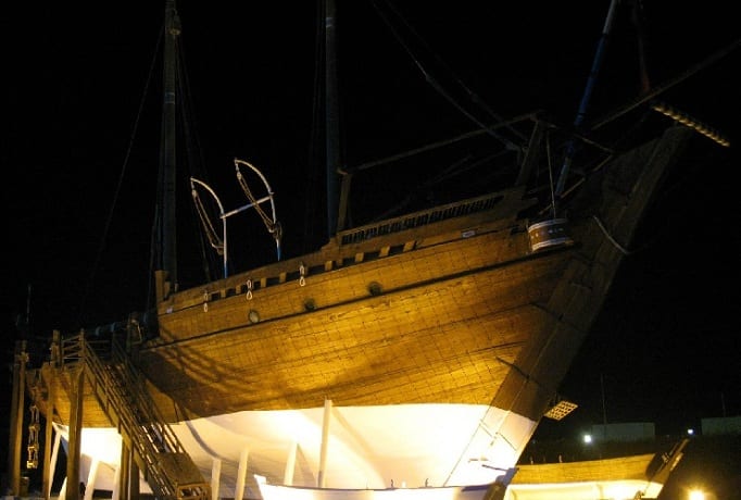 قارب بوم المهلب الشراعي في متحف الكويت الوطني في الكويت