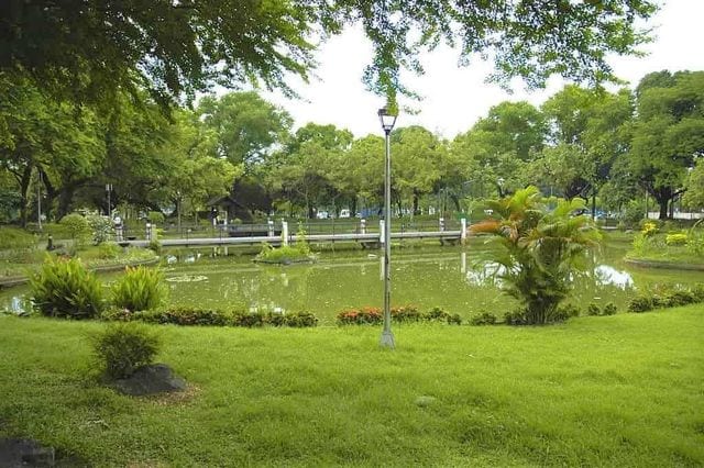 حديقة ريزال في مانيلا الفلبين