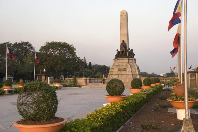 حديقة ريزال من أفضل الاماكن السياحية في مانيلا الفلبين