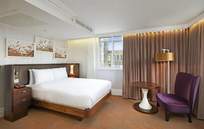 تمتاز فنادق لندن اربع نجوم بغرف أنيقة ومفروشات راقية.