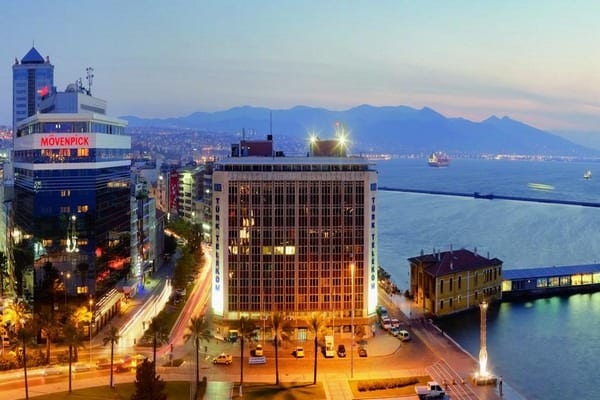 Mövenpick Hotel Izmir - مراجعه عن فندق موفنبيك ازمير تركيا