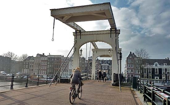 جسر ماجيري امستردام 