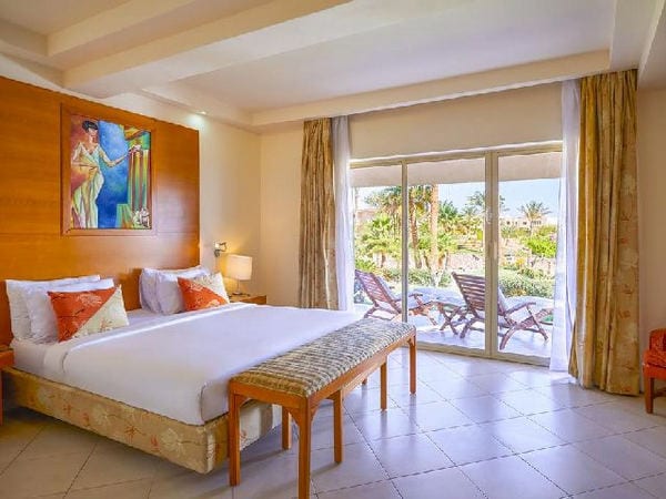 فندق راديسون بلو شرم الشيخ واطلالته المذهلة من بين اطلالات فنادق خليج نبق 5 نجوم