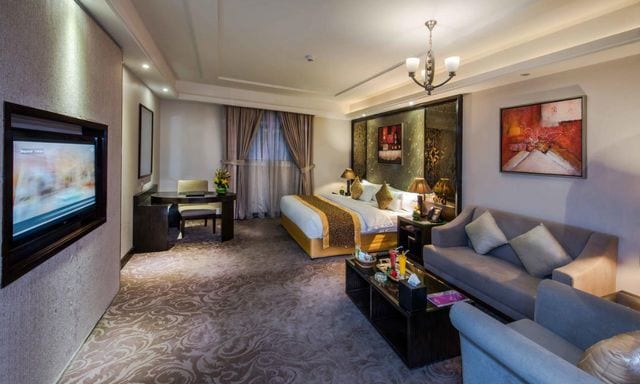 تقرير مفصل عن اجمل فنادق الرياض وما يميزها أو يعيبها تقرير مفصل عن اجمل فنادق الرياض وما يميزها أو يعيبها