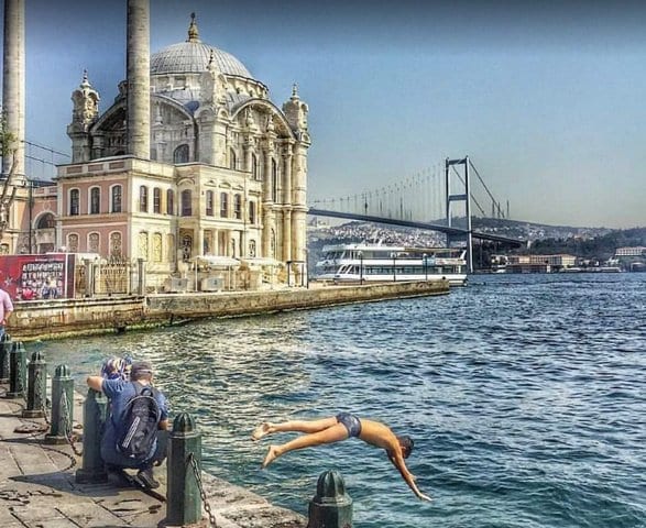 جامع اورتاكوي باسطنبول في تركيا