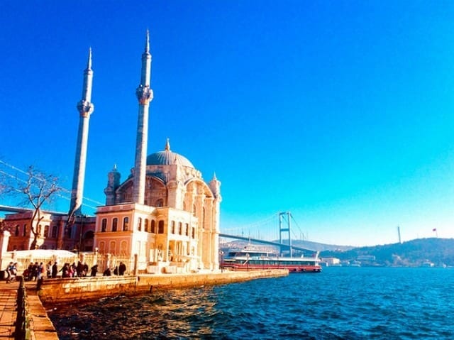 جامع اورتاكوي اسطنبول تركيا