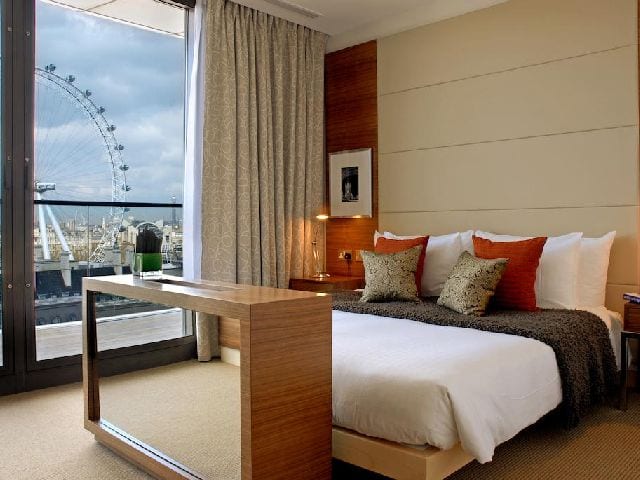غرفة قياسية بإطلالة في فندق بارك بلازا كاونتي هول لندن