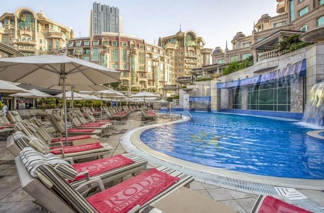 روضة المروج وسط مدينة دبي يحتوي على مسبح فاخر روضة المروج وسط مدينة دبي يحتوي على مسبح فاخر