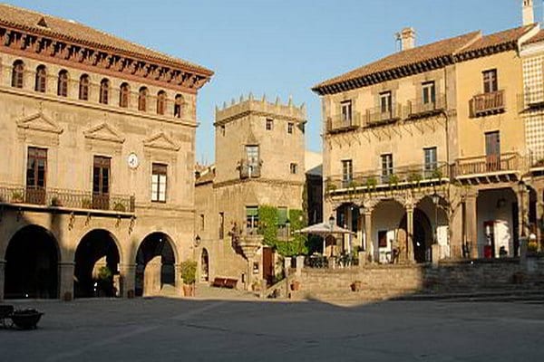 اجمل 6 انشطة عند زيارة القرية الاسبانية في برشلونة