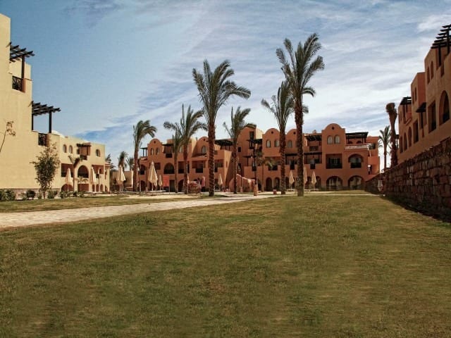 مراجعه عن مزايا وعيوب فندق ستيلا دى مارى مكادى جاردن الغردقة 5 يضم فندق ستيلا دي ماري مكادي حديقة واسعة