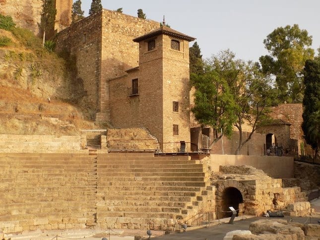 قلعة القصبة، السياحه في ملقا اسبانيا و اهم الاماكن السياحية في ملقا 