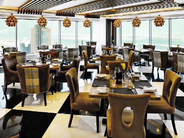 يعتبر مطعم فندق الدومين البحرين من أفخم المطاعم وأكثر أناقة في البحربن