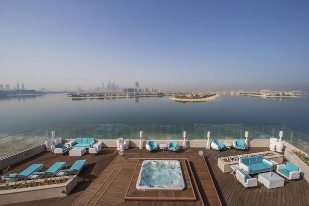 مسبح فندق ذا رتريت نخلة دبي في الامارات مسبح فندق ذا رتريت نخلة دبي في الامارات