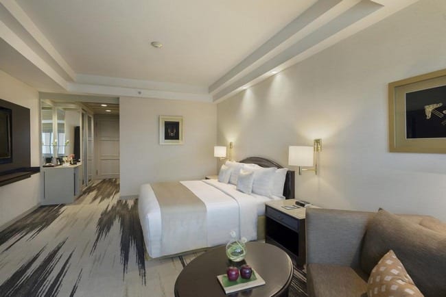 فنادق خمس نجوم في جاكرتا تضم على غُرف فسيحة وأثاث أنيق