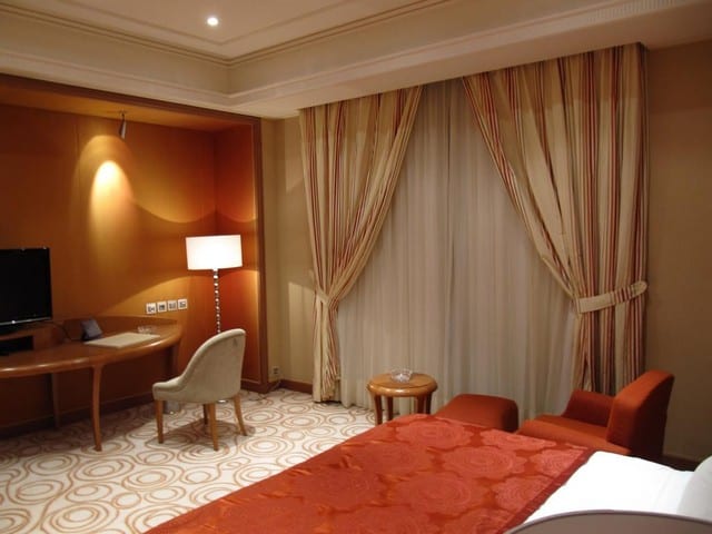 فندق الريتز كارلتون في الرياض
