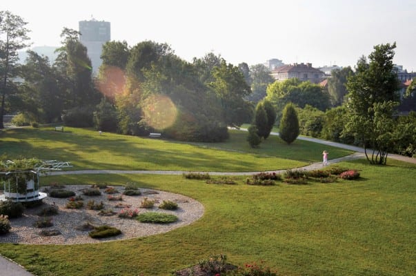 حديقة تيفولي من أفضل الاماكن السياحية في ليوبليانا