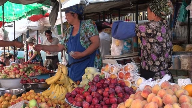 سوق الخضار والفاكهة بالبريمي