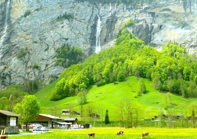 وادي لوتربرونن في قرية وينجن السويسريه