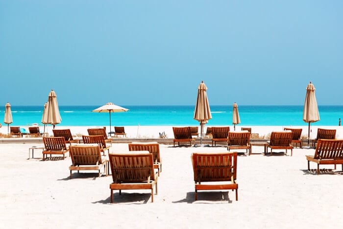 أفضل 6 من شواطئ ابوظبي التي تستحق الزيارة