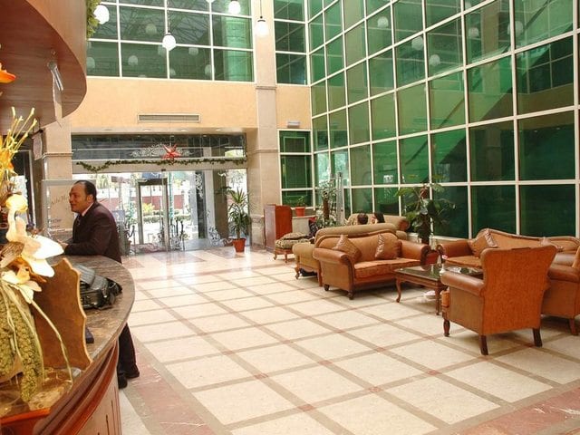 مراجعه عن فندق ايفو الاسكندرية 3 يوفر فندق ايفو بالاسكندرية مرافق غرف كبار الشخصيات، مرافق لذوي الاحتياجات الخاصة، قاعات اجتماعات وولائم ومركز أعمال.