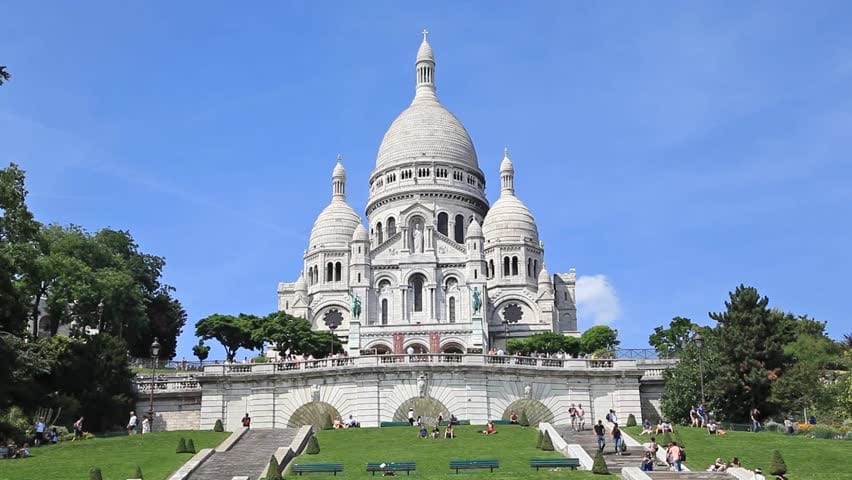 كنيسة القلب المقدس من اشهر الكنائس في باريس التاريخية