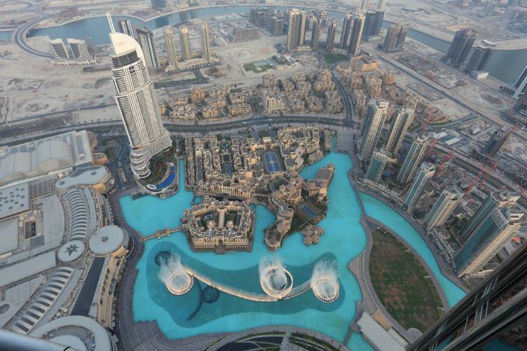 برج خليفة في امارة دبي من اشهر معالم السياحة في دبي الامارات