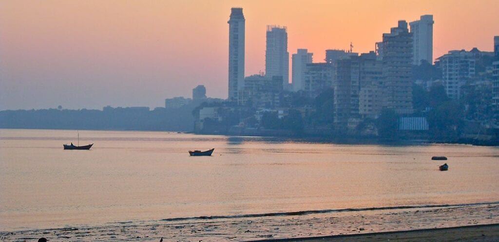 أفضل 4 انشطة في شاطئ شوباتي في مومباي